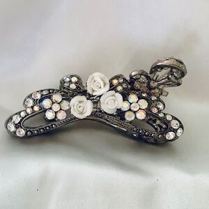 Vintage Metal Jaw clip with White & Crystal Flowers